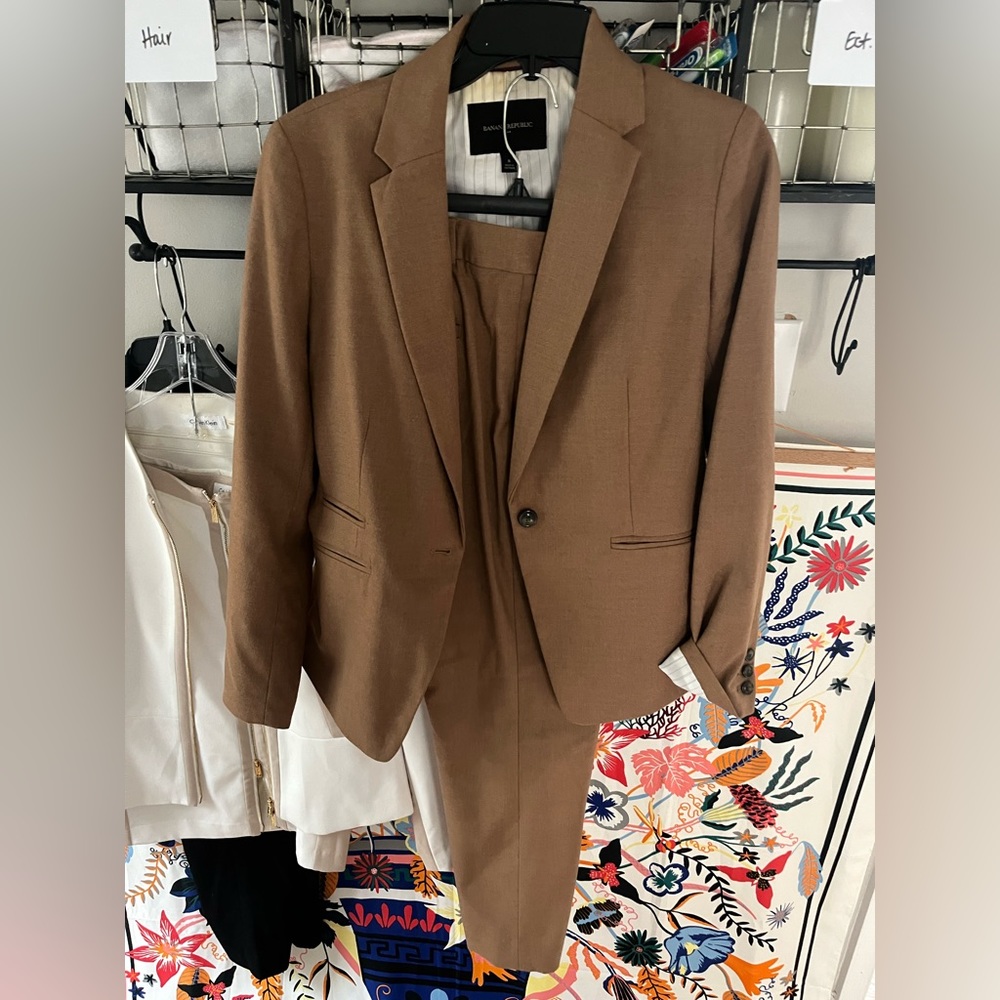 Camel Banana Republic suit set size 8